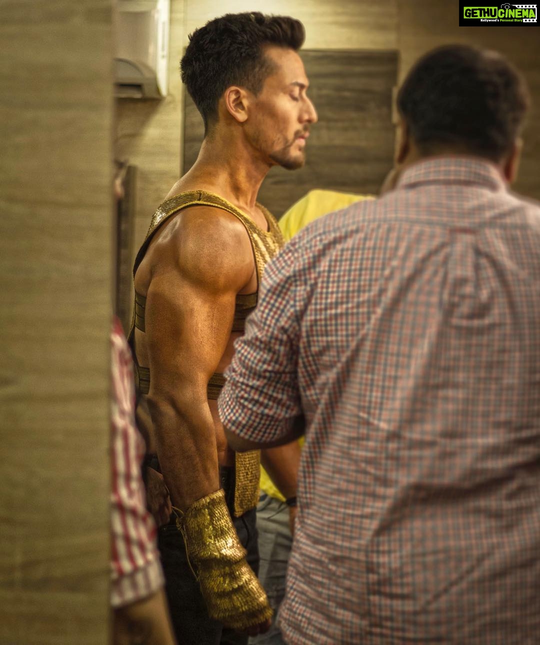 Tiger Shroff Instagram - Zoning in #stagetime #starscreenawards