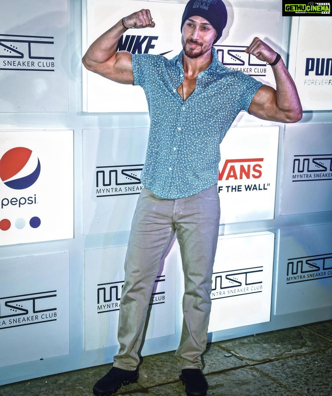 Tiger Shroff Instagram - #aboutlastnight...interesting concept by @myntra to create #MyntraSneakerClub! 😊 @nikesportswear @toastevents_in