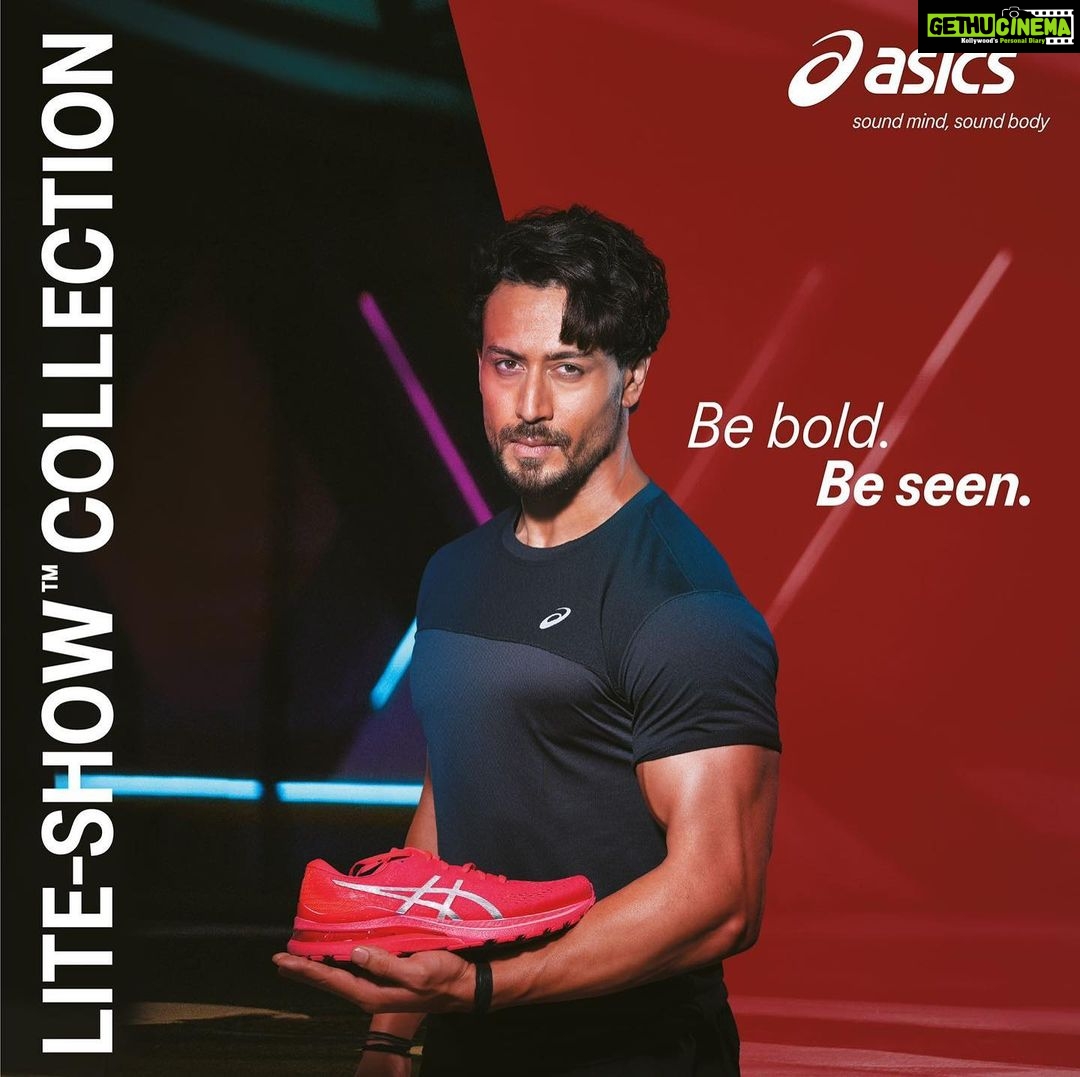 Tiger Shroff Instagram - Excited to introduce the LITE-SHOW™️ Collection's GEL-KAYANO™️ 28 shoe which has all you need: stability, protection, and enhanced visibility, to keep you active and confident even after the sun goes down. #ASICSIN #ASICSLITESHOW #LiveUplifted #SoundMindSoundBody #ad @asicsindia
