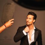 Tiger Shroff Instagram - #Repost @avigowariker ‪#BehindTheScenes with the super energetic & talented Dude @tigerjackieshroff! Looks like he’s getting used to his cool new hair cut!! Love it!‬ ‪#BTS #TigerShroff #POTD #InstaShot ‬