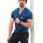 Tiger Shroff Instagram - Nothing is unachievable unless you think it is. Excited to be the first member of the XCLUSIV #RockIt300 club and receive this super comfortable active wear by @RockItIndia from their limited edition collection. #SweatIsSexy #RockItIndia