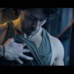 Tiger Shroff Instagram – A bit of my day in the life. #warwithin #newchallenge #newgoals #newarmour – video by my bro @shariquealy