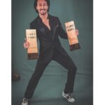 Tiger Shroff Instagram - Blessed to be a part of both films. 😊🙏 thank u #sajidnadiadwala sir - @wardakhannadiadwala, @sabbir24x7 sir n @remodsouza sir. ... #Repost @teamtigershroff 🎉✨😍❤ congratulations @tigerjackieshroff for being adjudged "Best Action Hero - (#Baaghi)" & "Most Entertaining Dancer - #BeatPeBooty (#AFlyingJatt)" at #BigZeeAwards, tonight!