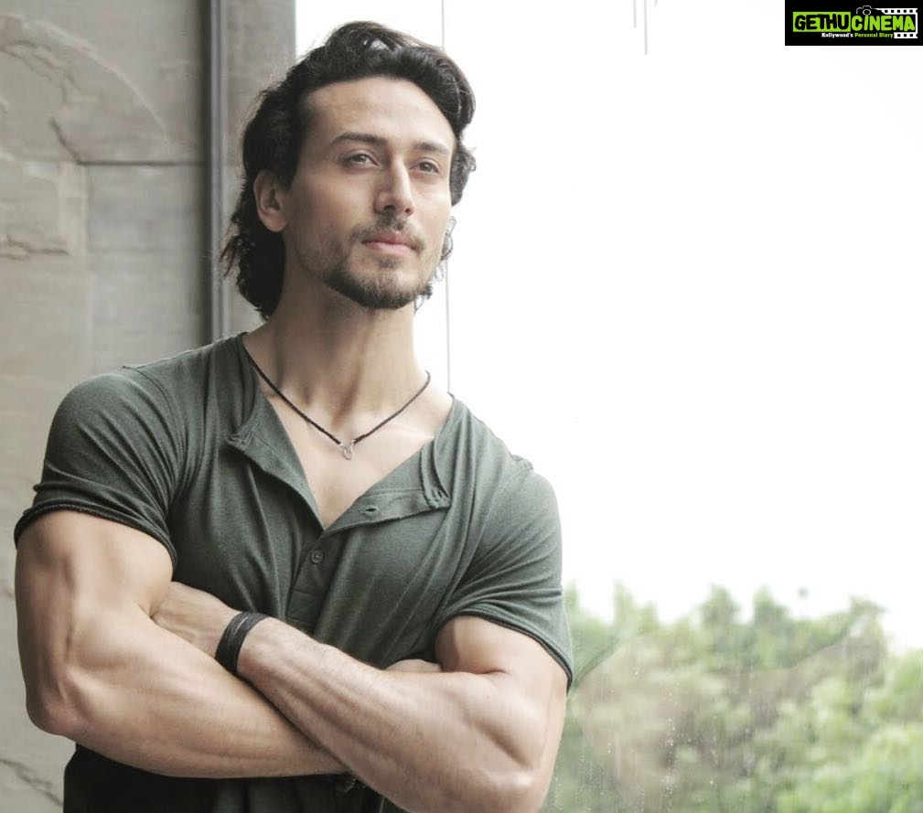 Actor Tiger Shroff HD Photos and Wallpapers July 2017 - Gethu Cinema