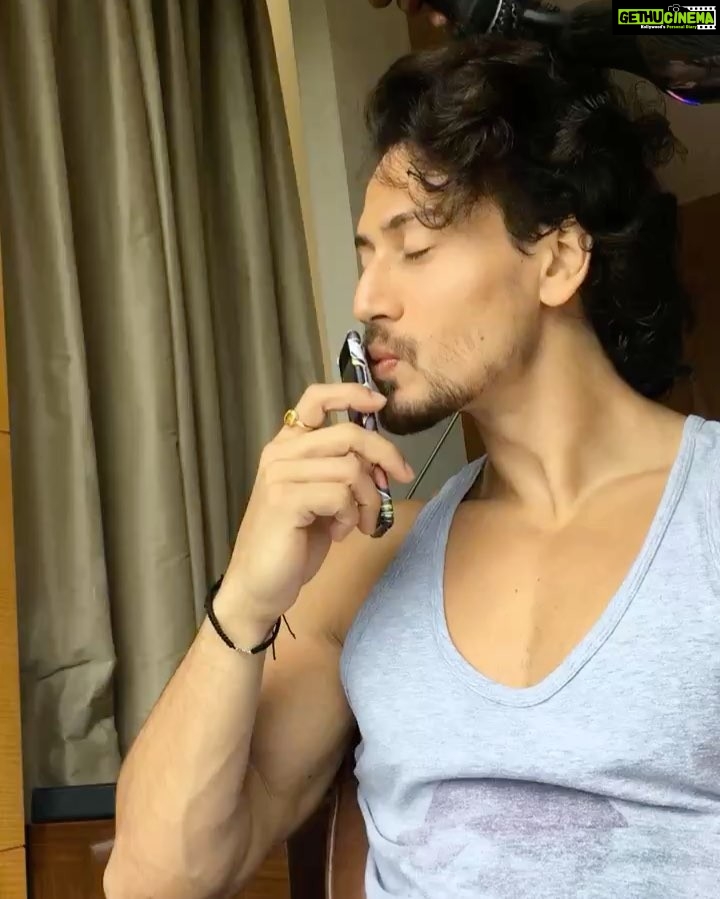 Tiger Shroff Instagram - #spideygotmyback #tigermjtribute #prepresscon