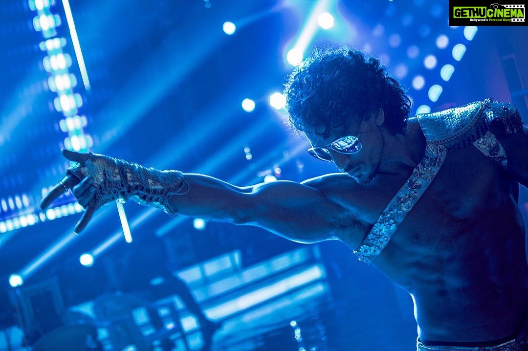 Tiger Shroff Instagram - Pune i'm armed and ready! See u this sunday 👊❤️