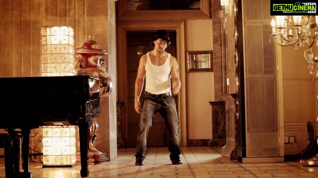 Tiger Shroff Instagram - 3 days to go :) #MunnaMichaelTrailer #MunnaMichael