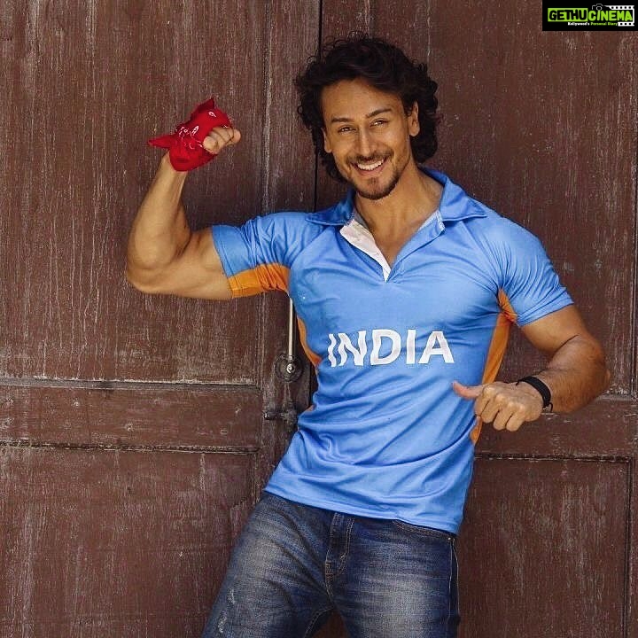 Tiger Shroff Instagram - Shout out for our boys in blue from #MunnaMichael. On @starsportsindia. 4th June. Watch this space.