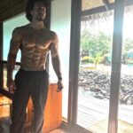 Tiger Shroff Instagram - Feels good to eat what you like and train #cheatweek