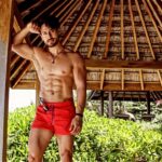 Tiger Shroff Instagram - Sundazeee☀️🕶🥰