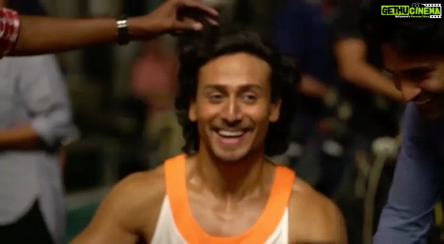Tiger Shroff Instagram - Guys check out the awesome YAY! time I had shooting with kids. Watch out for more! 😉@sonyYaY