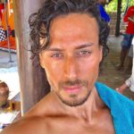Tiger Shroff Instagram - Water boy 🤗 #fish #piscean #swimmingwithfellowfish #cardio #mondaymotivation