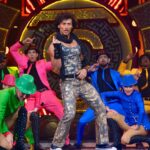 Tiger Shroff Instagram - Was most nervous for this one, first time performing on the #Filmfare stage ❤ 4 days to go! tune in to @sonytvofficial guys! #JioFilmfareAwards
