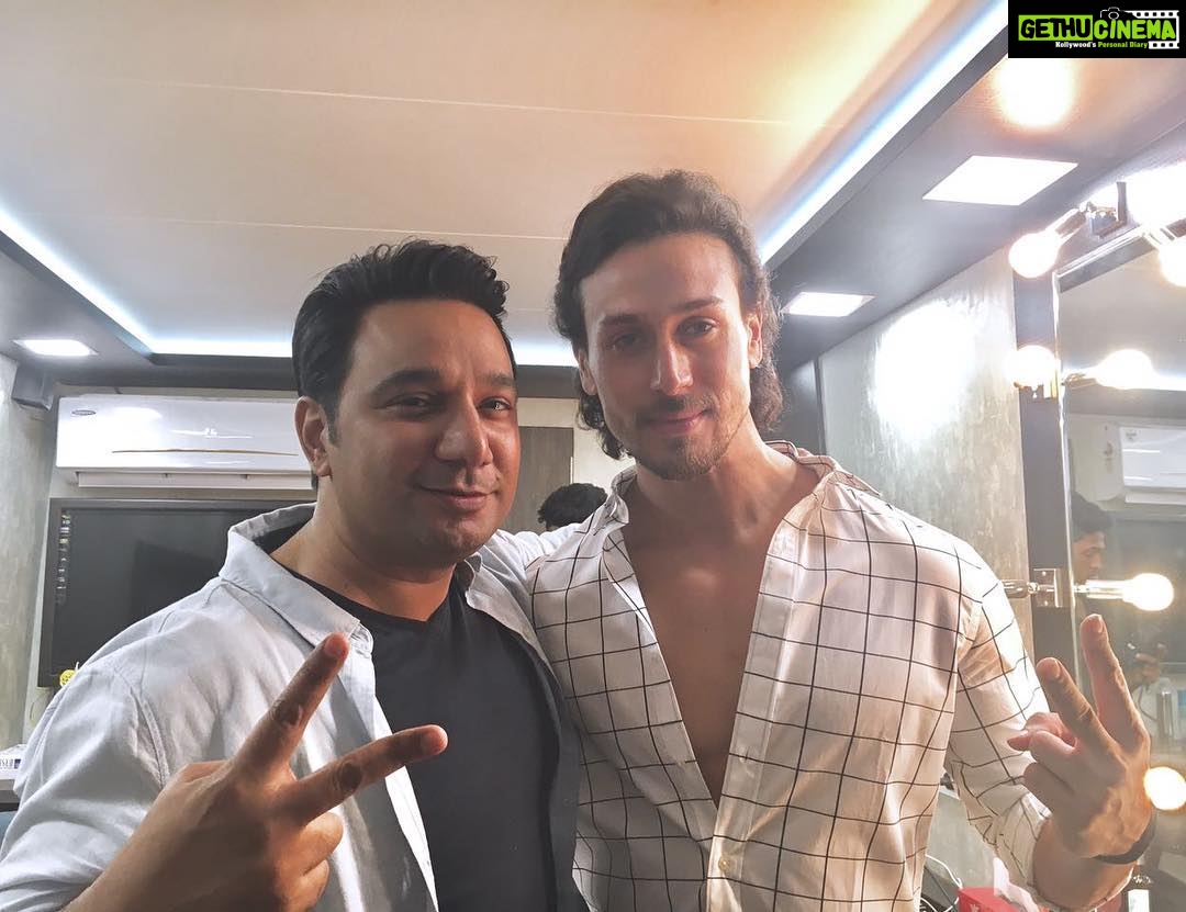 Tiger Shroff Instagram - Here we go again! #Baaghi2 ❤👊 #ahmedkhan #sajidnadiadwala @nadiadwalagrandson