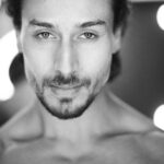 Tiger Shroff Instagram - #Repost @avigowariker ・・・ #PostPackUpShot with @tigerjackieshroff after a fab shoot!What an extraordinary bundle of talent & hard work he is!! Something super coming soon!