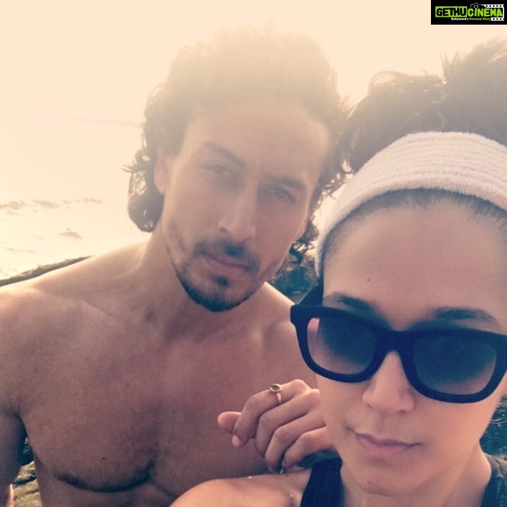 Tiger Shroff Instagram - #MunnaMichael #onset #withmyboss @kishushroff