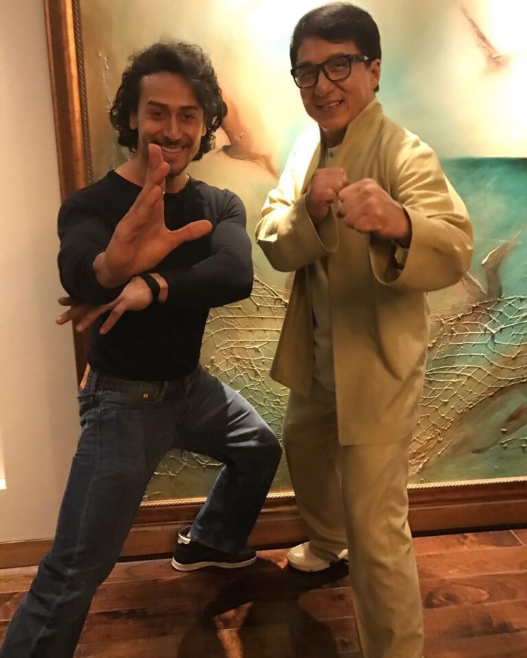 Tiger Shroff Instagram - Yesterday my life came into a full circle. The reason i do what i do. After meeting him i realised theres so much more to earn n learn in life. #livinglegend #jackiechan