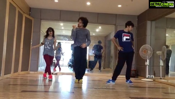 Tiger Shroff Instagram - The first song I ever learned! #OneOfMyFAVS @pareshshirodkar @jueevaidya