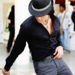 Tiger Shroff Instagram - Superheroes can dance......sometimes... #watchafjtofindout #3daystoAFJ