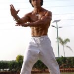 Tiger Shroff Instagram - Training to take on the indestructible super villain...#letshopethisjattkicksbutt #aflyingjatt #25thaug