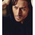 Tiger Shroff Instagram - Focused on what's to come, dream in motion. #superheromode #AFJ 🙏