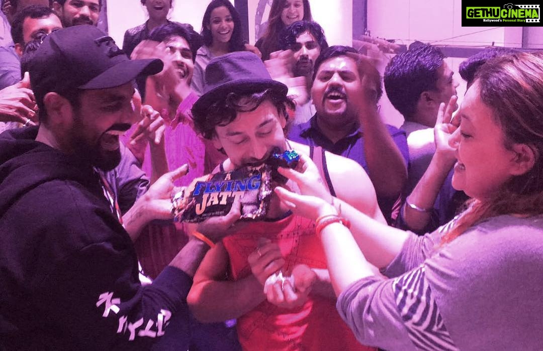 Tiger Shroff Instagram - Thank you for making a dream come true. Thank you for being the real superhero behind the scenes and being the source of my power. Will miss you and the team so much sir. This is just the beginning. @remodsouza #aflyingjatt #25thaugust