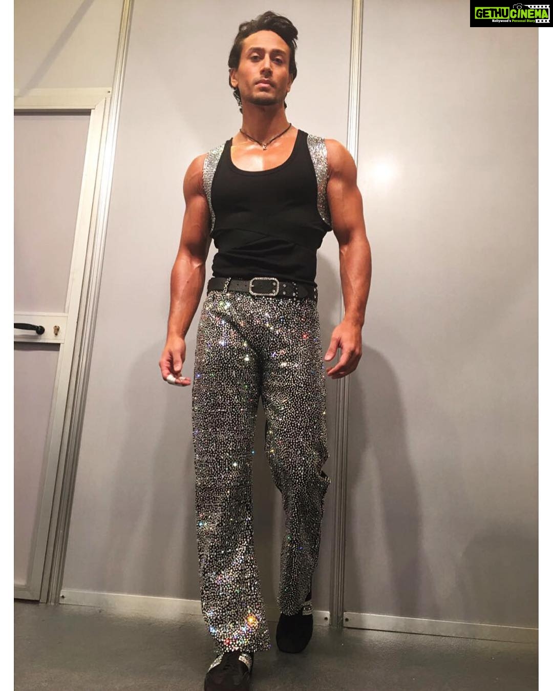 Tiger Shroff Instagram - Never been so nervous in my life...paid tribute to both my idols #Mj and @hrithikroshan sir at the #IIFA2016!
