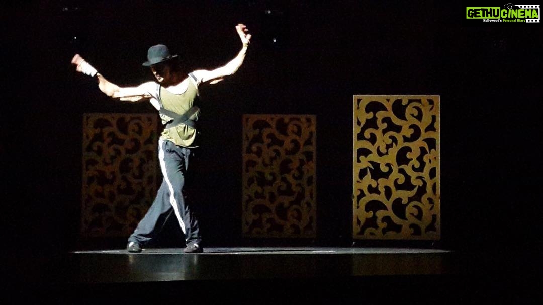 Tiger Shroff Instagram - Making every step count last rehearsal! #IIFA2016