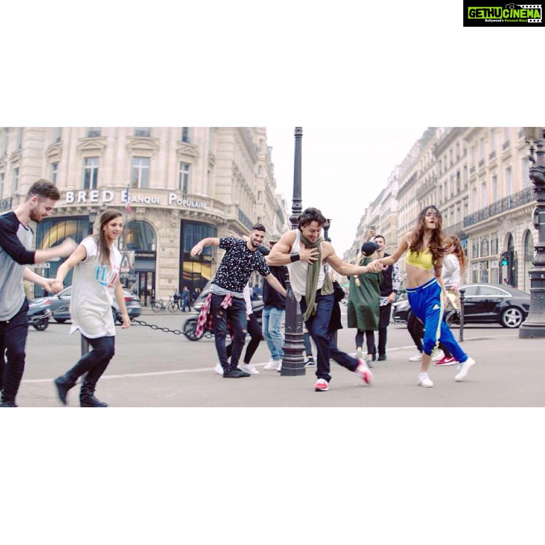 Tiger Shroff Instagram - Dance teaser coming soon! #befikra #speedoflight #lovemoreworryless @dishapatani @sambombay @pareshshirodkar @teamtigershroff - Gethu Cinema Tiger Shroff Instagram - Dance teaser coming soon! #befikra #speedoflight #lovemoreworryless @dishapatani @sambombay @pareshshirodkar @teamtigershroff - Gethu Cinema