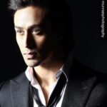 Tiger Shroff Instagram - #Repost @munnasphotography ・・・ @tigerjackieshroff #munnasphotography #studio