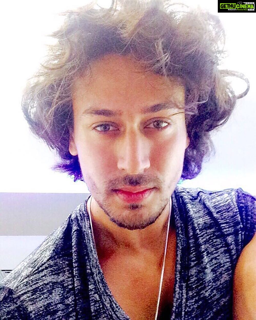 Tiger Shroff Instagram - Bad hair day...but I don't care, can't wait to see  you today #Delhi! Let's talk about love :) #BaaghiOn29thApril #Baaghi -  Gethu Cinema
