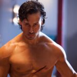 Tiger Shroff Instagram - Be a #Rebel for a cause & #GetReadyToFight! #BaaghiAnthem OUT Now :) (Link in bio) http://bit.ly/BaaghiAnthem @shraddhakapoor @sabbir24x7 #Baaghi29thApril