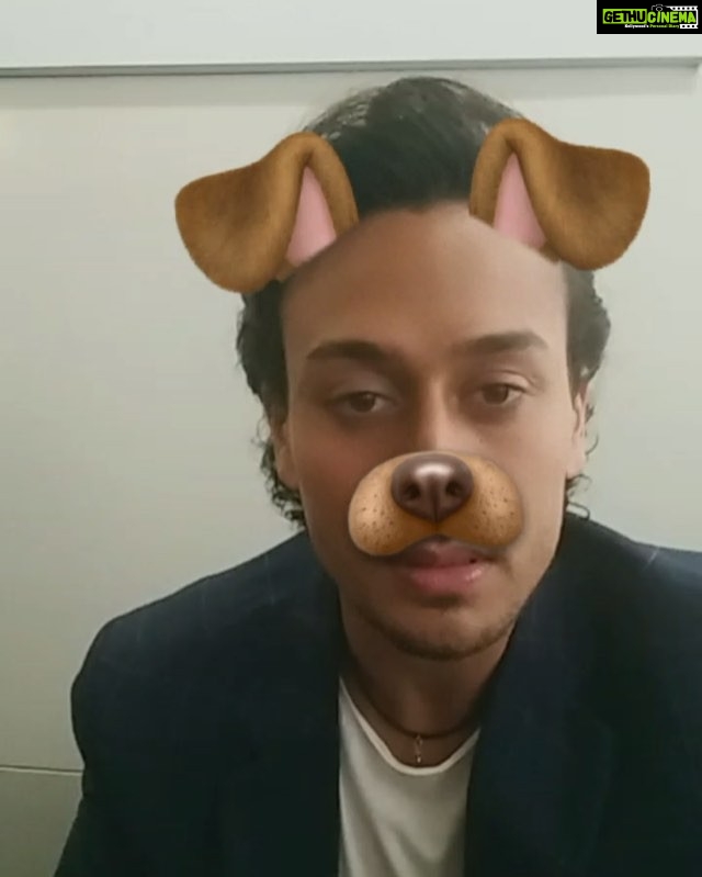 Tiger Shroff Instagram - A new move we learned for #Baaghi 2 😄 beware bad guys! @shraddhakapoor @sabbir24x7 #BaaghiOn29thApril