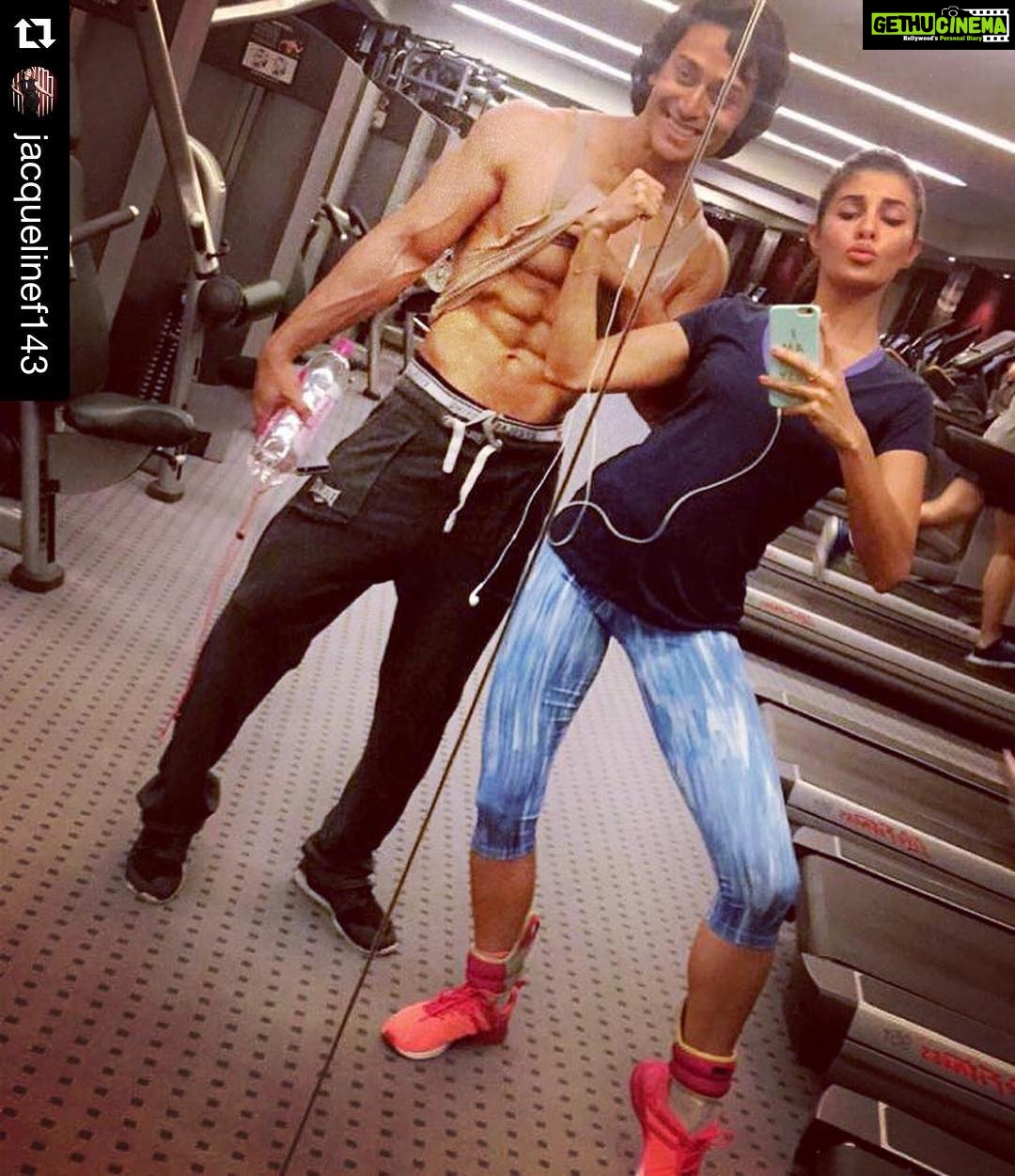 Tiger Shroff Instagram - #Repost @jacquelinef143 ・・・ We know you are tired, we know it's been a long day but everyday is an opportunity to be better, stronger, faster.. Grab it! my superhero @tigerjackieshroff #flyingjatt