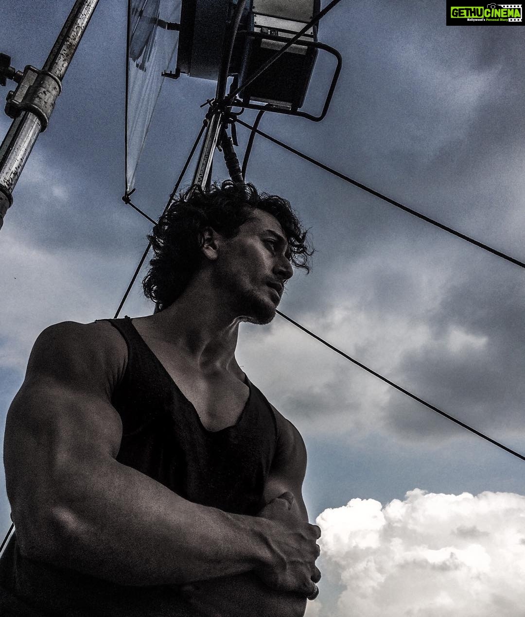 Tiger Shroff Instagram - Let nothing take your mind off what's ahead of you. #2MonthsToBaaghi #Baaghi