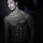 Tiger Shroff Instagram - Time to suit up :) #aflyingjatt