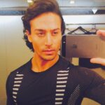 Tiger Shroff Instagram - Ninja mode! #Baaghi Day 1 last sched tom 🙏
