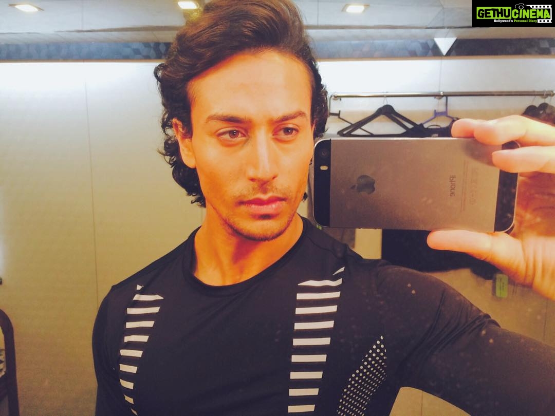 Tiger Shroff Instagram - Ninja mode! #Baaghi Day 1 last sched tom 🙏