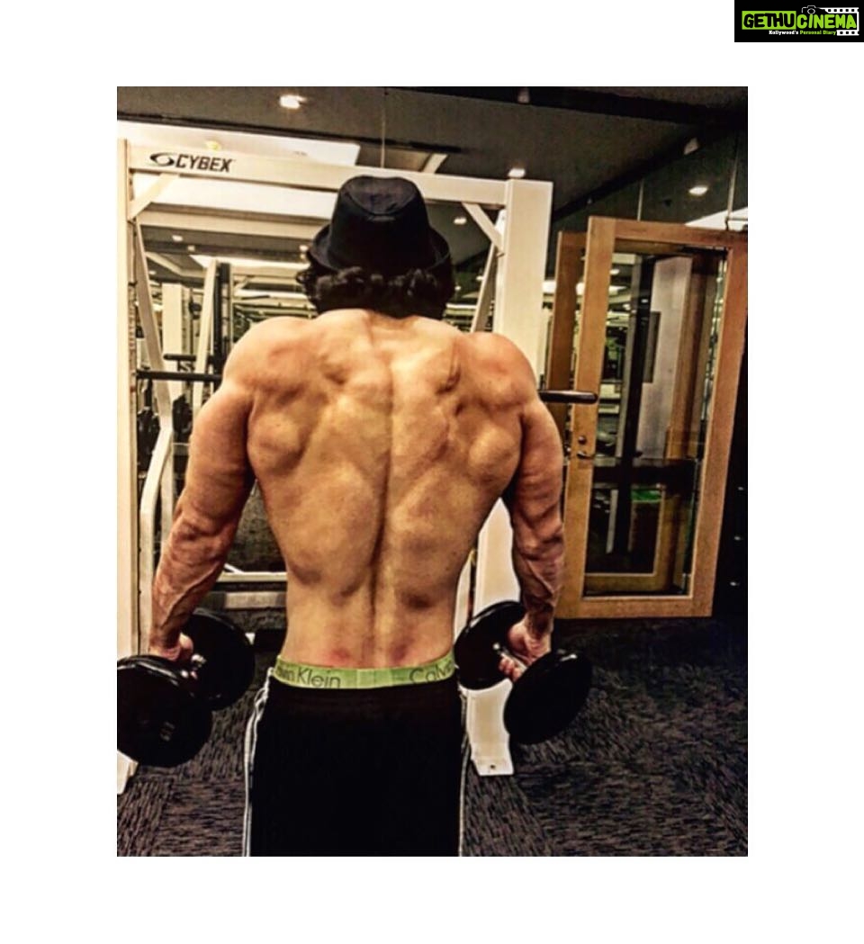 Tiger Shroff Instagram - Bruises for #Baaghi :) #day3 #actionprep #thailand #leemode