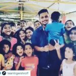 Tiger Shroff Instagram - Lv uuuuuu :) #Repost @teamtigershroff ・・・ Thank you for the motivation kids ☺️❤️ it'll surely gonna help @TigerJackieShroff push his extreme in #Thailand for his next! #youareourmotivation #baaghi #onanotherlevel #actionprepon #tigershroff