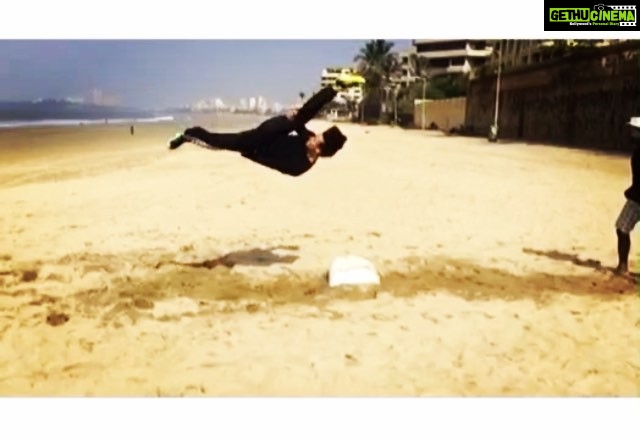 Tiger Shroff Instagram - Zindagi arahe hai hum. #Baaghi #AFlyingJatt