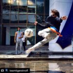 Tiger Shroff Instagram – #Repost @teamtigershroff

Whatever you do in #Zindagi – give it your best shot! ❤️ #TigerShroff #ZindagiAaRahaHoonMain #TBT