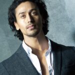 Tiger Shroff Instagram - Sundayyy...zone out day :) happy weekend!