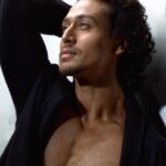Tiger Shroff Instagram - :)