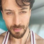 Tiger Shroff Instagram - Felt pretty might delete later…’no make up make up’ look 🤪by @dishapatani