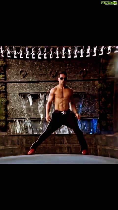 Tiger Shroff Instagram - If only changing clothes were that easy😅⚡️