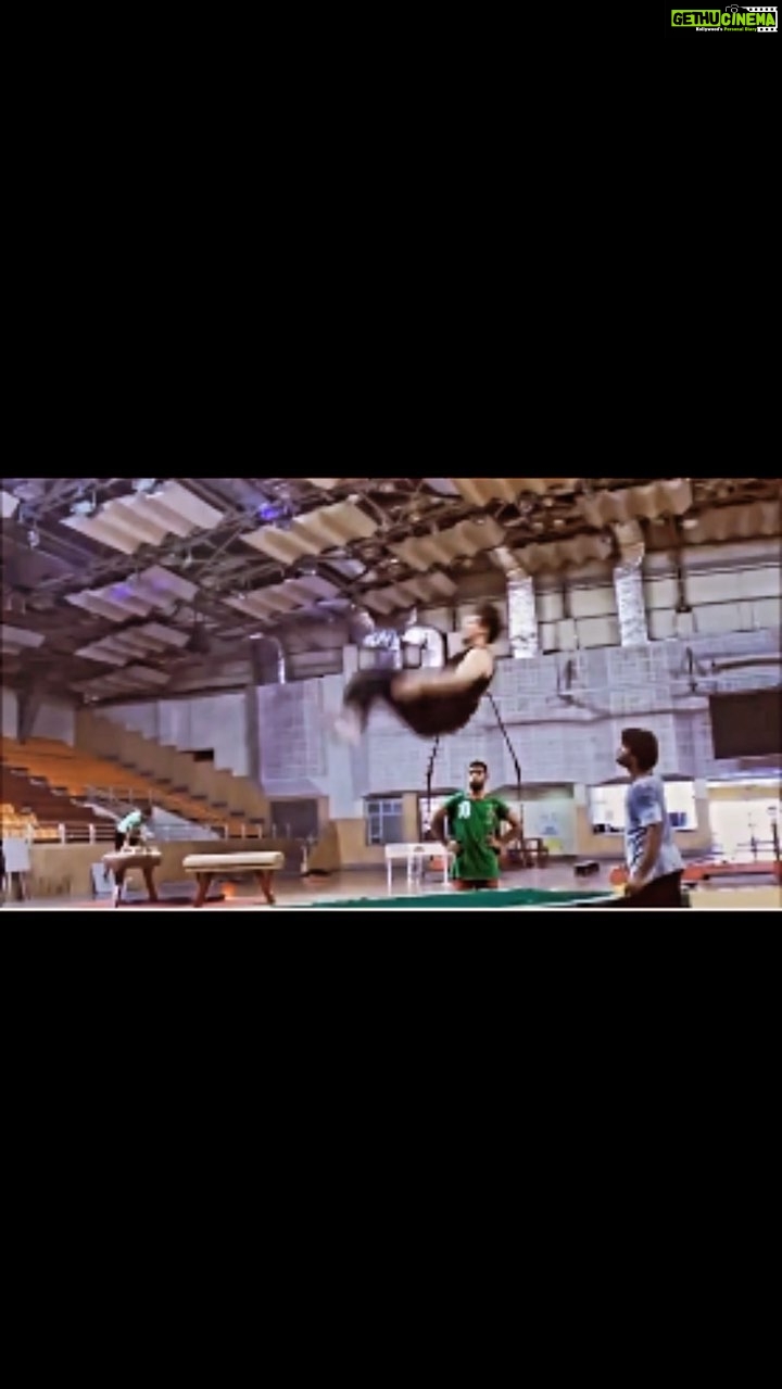 Tiger Shroff Instagram - Man the struggle and grind was real! Found some old training footage of little me with not so little dreams and my quest to become an action hero😅🐯⚡️