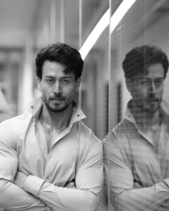 Tiger Shroff Instagram - #maninthemirror