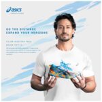 Tiger Shroff Instagram - Introducing the all new ASICS’ GEL-NOOSA TRI™️13. It adds more color and personality to your everyday comfort and style. Visit www.asics.com to shop now. #ASICS #ASICSIN #NoosaTri13 #soundmindsoundbody