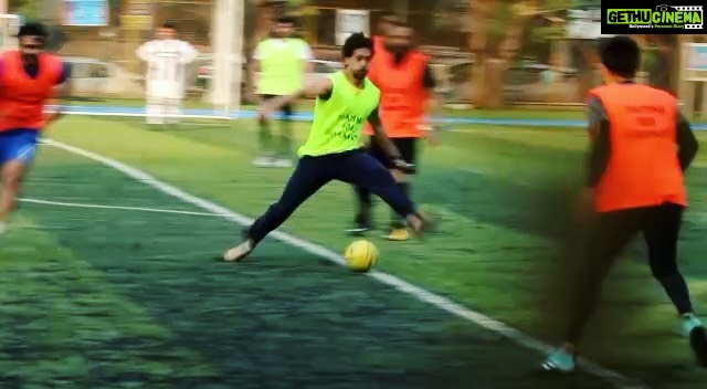 Tiger Shroff Instagram - Think i still got it🕺⚽️⚽️thanks for the invite @allstarsfc_pfh and thanks for the vid @Rohitsaraiyaaa.official @manojstillwala